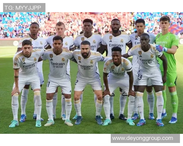 皇马与巴萨巅峰对决再度上演谁将赢得西班牙足球的荣耀之战