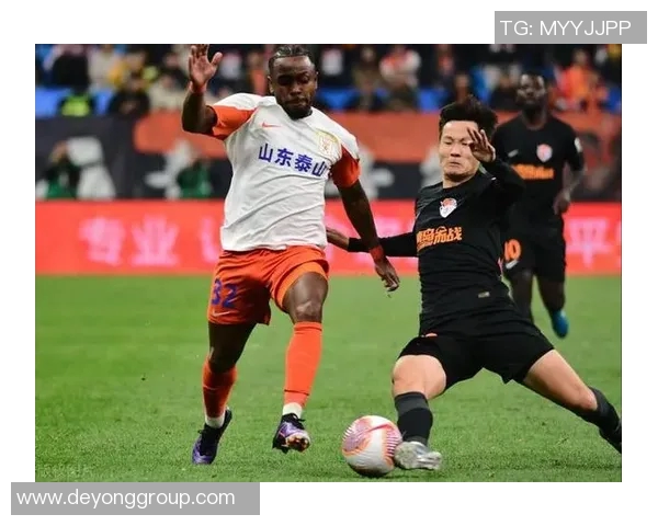 韩国庆南队与山东鲁能队激战正酣谁将赢得这场精彩对决